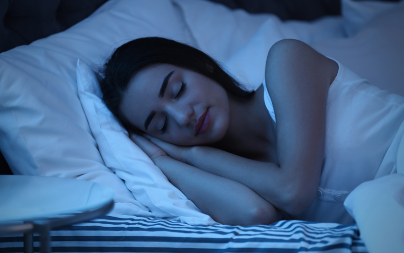 睡眠サイクルとREM睡眠（夢が増えるのは後半）