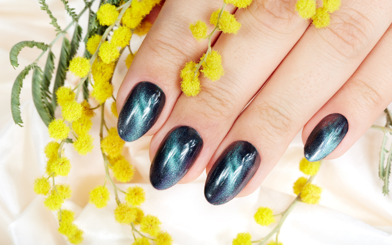 マグネットジェルネイルのやり方（自宅で簡単に奥行きデザイン）