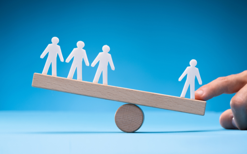 クラウドワークス テックが未経験だと厳しいか比較して判断する人のイメージ