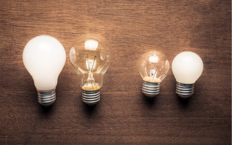 SNS活用検定2級と1級の違いを考えるイメージ